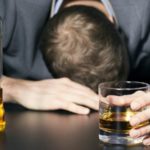 Perché bere alcol fa sempre male