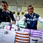 Falso bollino sui farmaci: scoperta banda a Milano