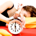 Lasciate suonare la sveglia: continuare a dormire fa bene