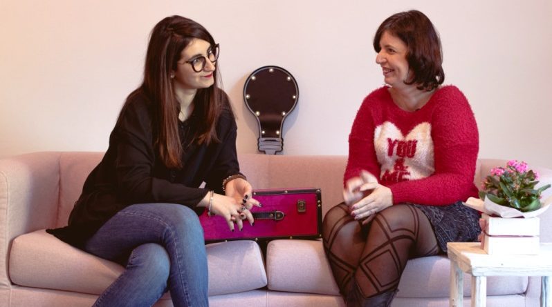 Tra le braccia di un gigolò - da sinistra, Eleonora Marsella editrice insieme all'autrice Roberta Caradonna