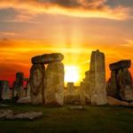 Il solstizio d’estate di Stonehenge sarà differente: l’alba si seguirà in diretta streaming