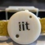 Il braccialetto suona se non si rispetta la distanza: sarà obbligatorio?
