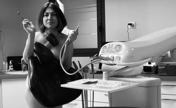 dentisti francesi e medici tedeschi si spogliano