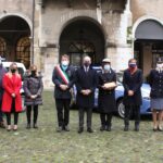 Defibrillatori in dono a Polizia Locale e di Stato a Modena