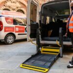 Bologna. Consegnati al Comune nuovi veicoli attrezzati all’accompagnamento di persone disabili