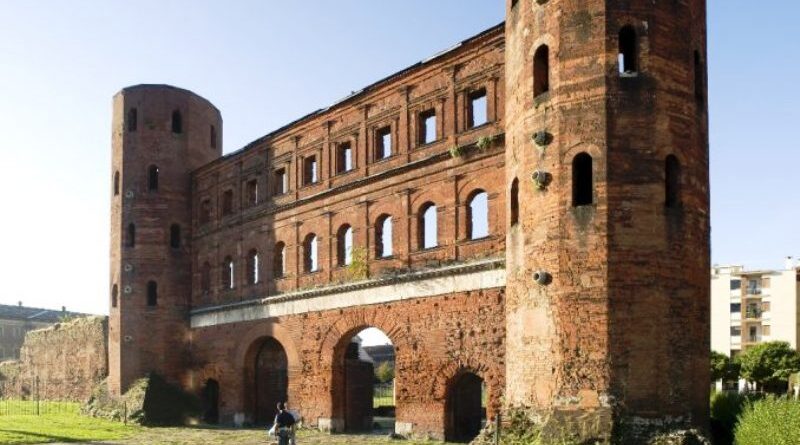 La Porta Palatina che consentiva l'accesso da settentrione alla Augusta Taurinorum - foto Museo Torino