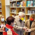 Vinci. Prevenzione: uno scaffale di libri rosa contro il tumore al seno