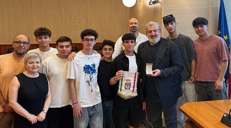 Emiliano incontra gli studenti dell’istituto Bachelet-Galilei di Gravina ph Regione Puglia