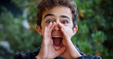 Difficoltà ad aprire la bocca: cosa fare se hai una apertura della bocca limitata